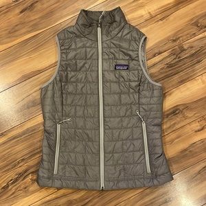 Woman’s Small Nano Puff Patagonia vest.